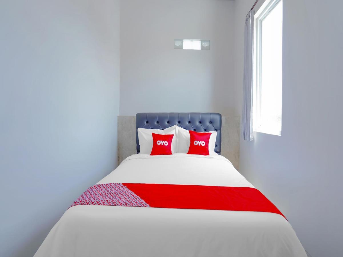 Super Oyo Capital O 90336 Olive Guest House Surabaya Luaran gambar